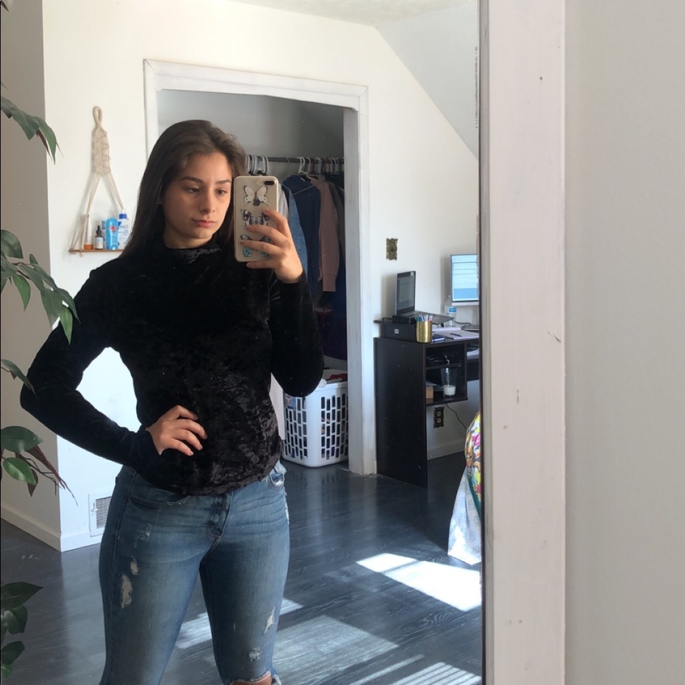 Black Velvet low Turtleneck